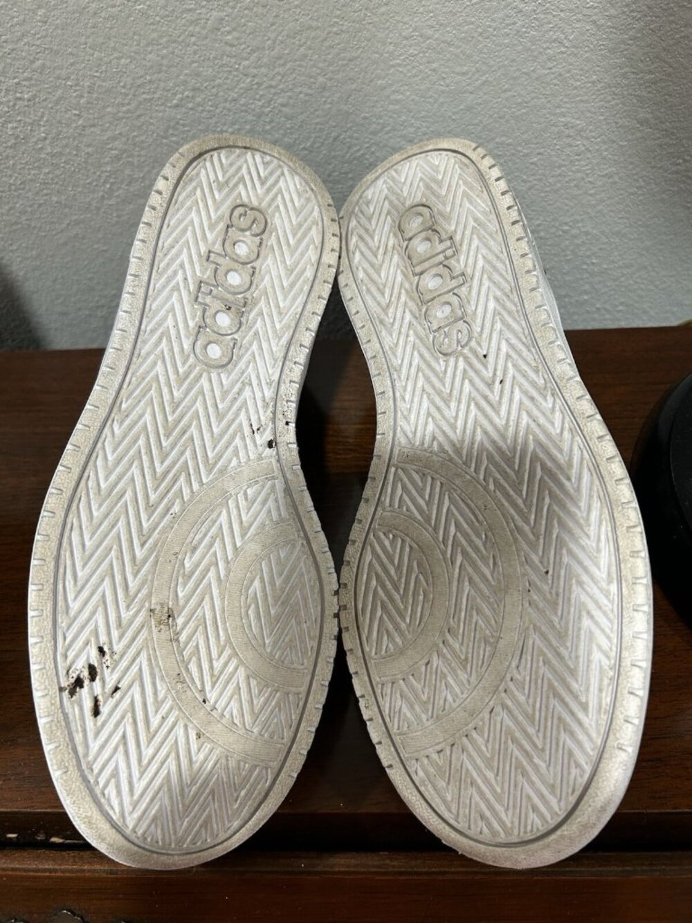 Adidas Men’s Shoes Size 7 Worn Once - Picture 6 of 6